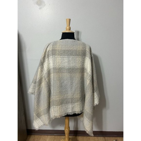 J Jill Cozy Plaid Blanket Poncho in Neutral Colors with Fringe Size S - L - Picture 5 of 5